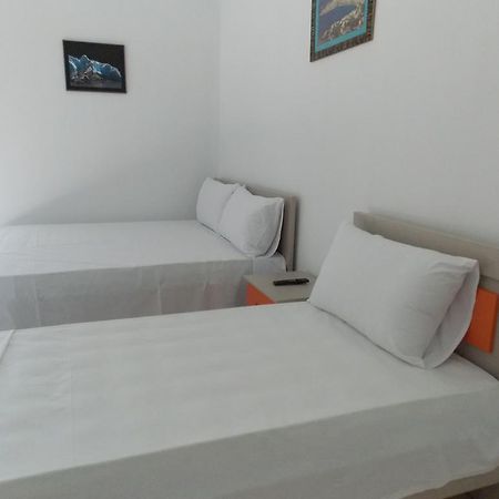 Guest House Vila Bega Sarandë Eksteriør billede