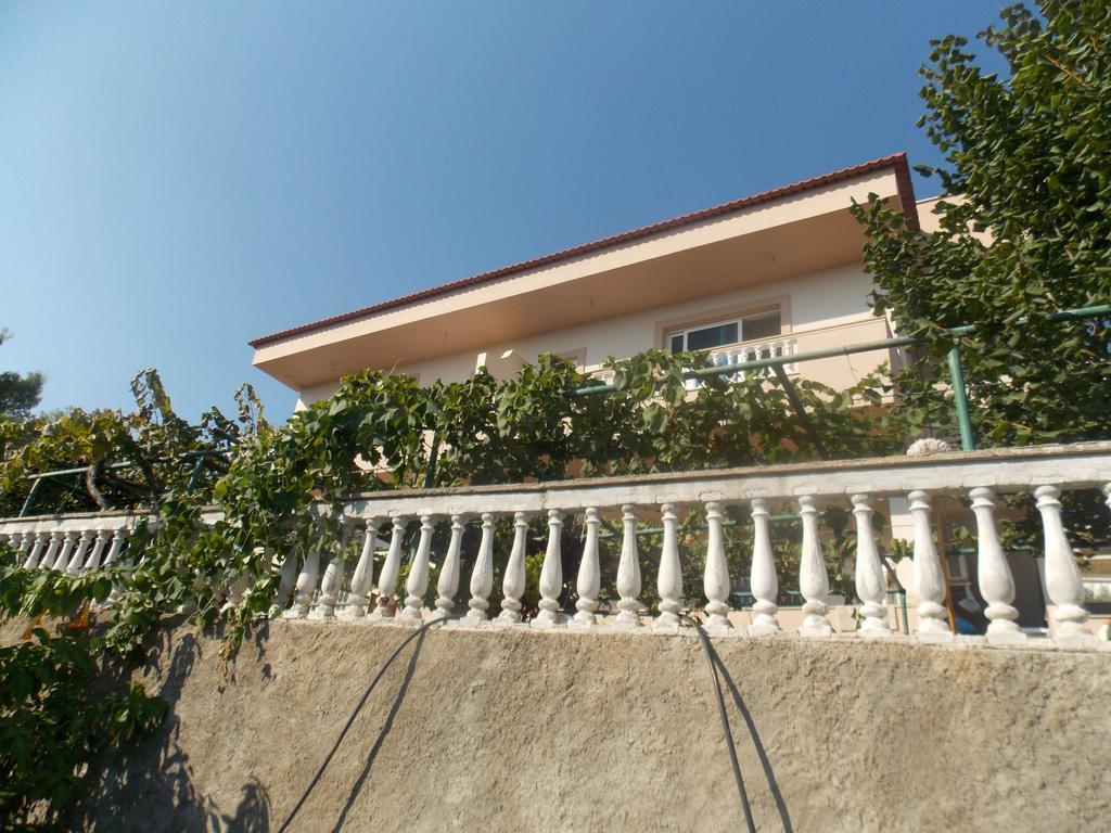 Guest House Vila Bega Sarandë Eksteriør billede