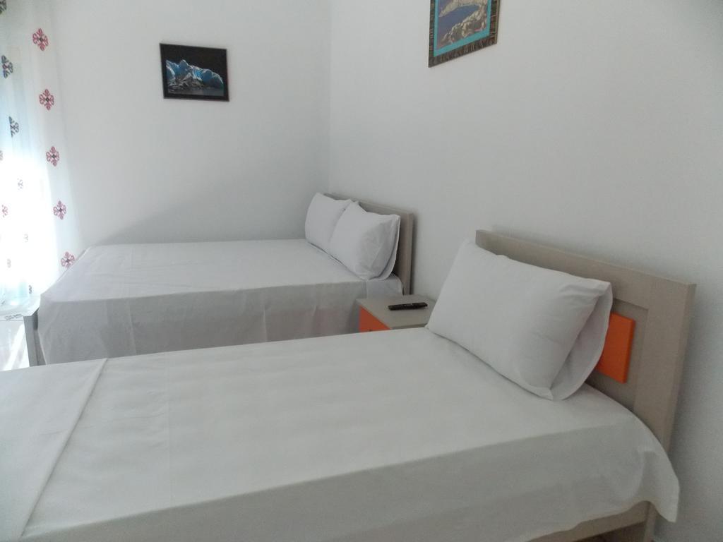 Guest House Vila Bega Sarandë Eksteriør billede