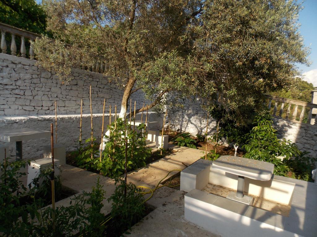 Guest House Vila Bega Sarandë Eksteriør billede