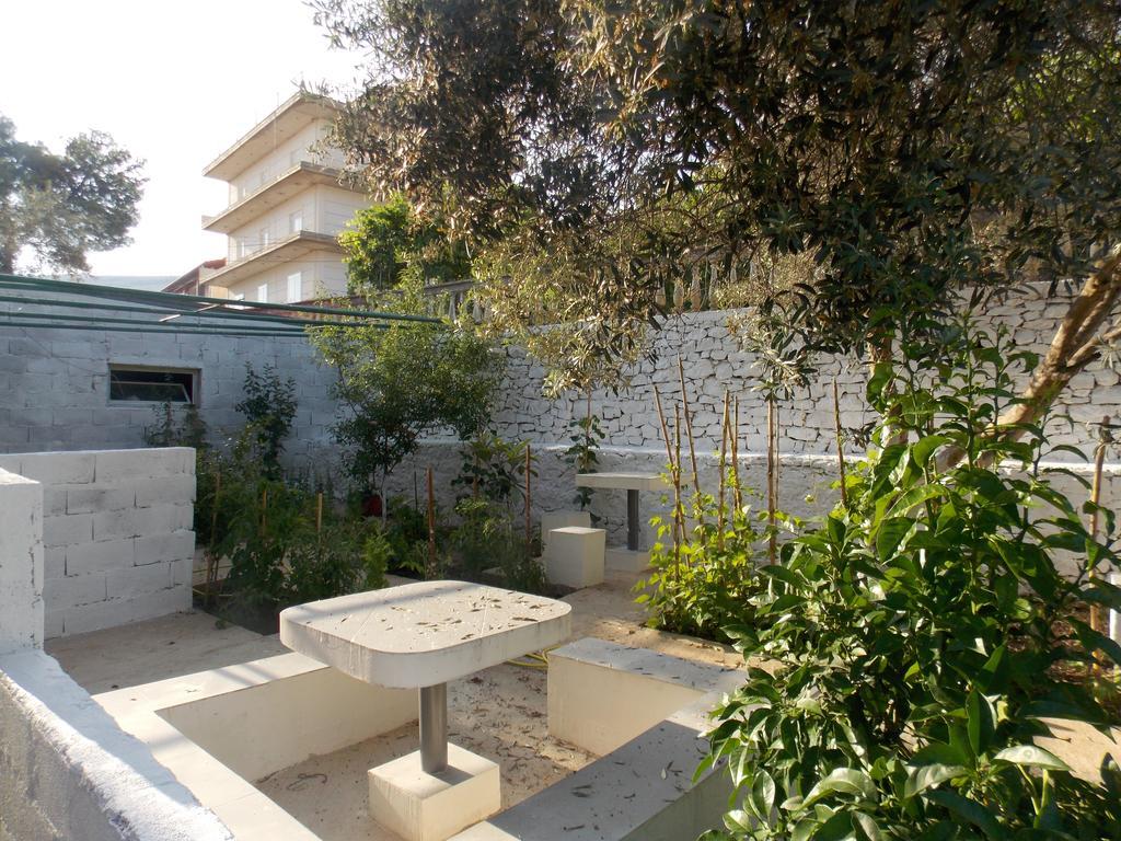 Guest House Vila Bega Sarandë Eksteriør billede