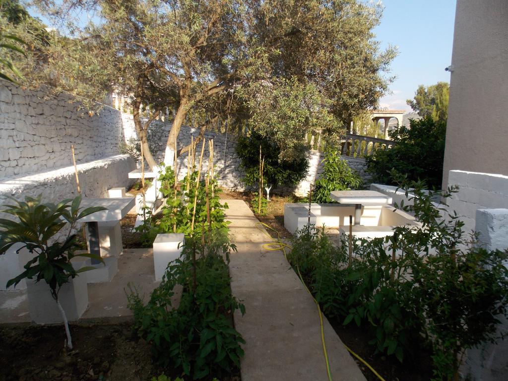 Guest House Vila Bega Sarandë Eksteriør billede