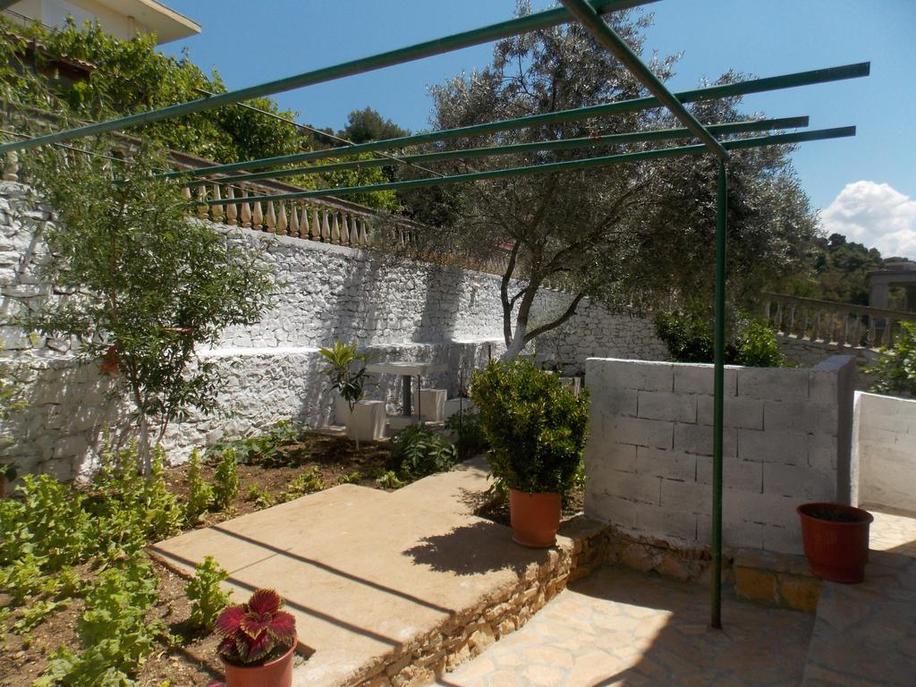 Guest House Vila Bega Sarandë Eksteriør billede