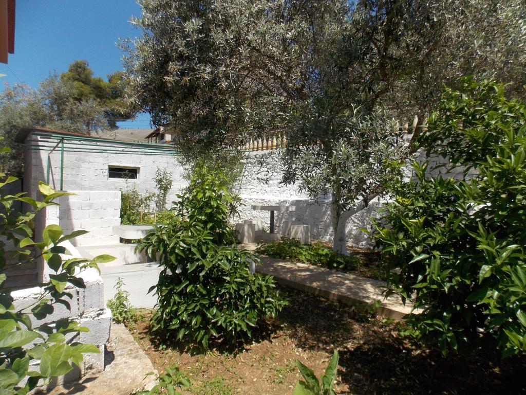 Guest House Vila Bega Sarandë Eksteriør billede
